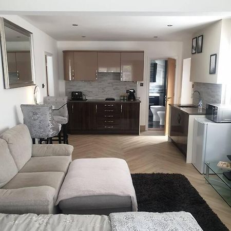 Lovely Studio Annex In Lilliput Poole Ngoại thất bức ảnh