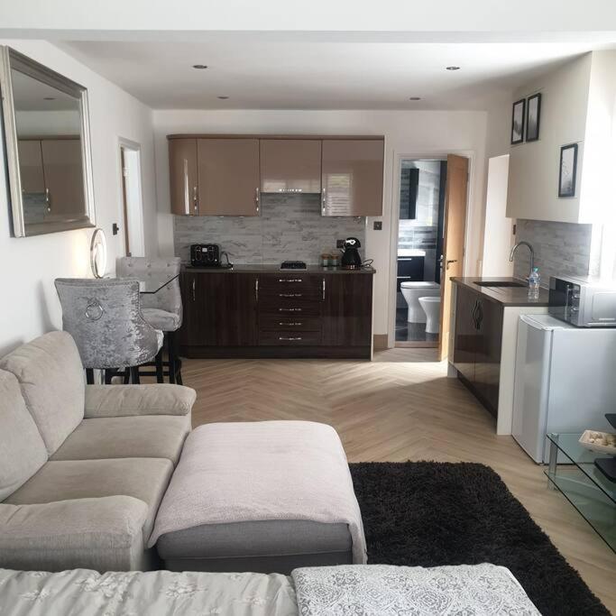 Lovely Studio Annex In Lilliput Poole Ngoại thất bức ảnh