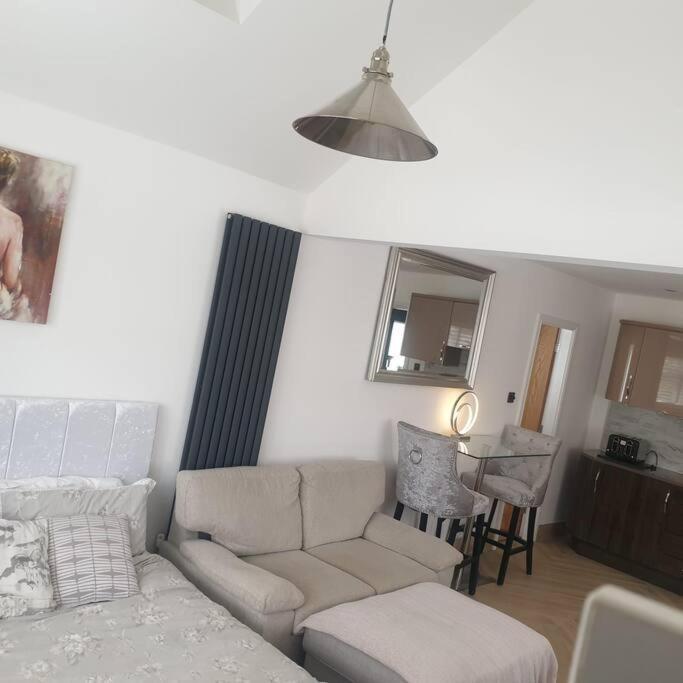 Lovely Studio Annex In Lilliput Poole Ngoại thất bức ảnh