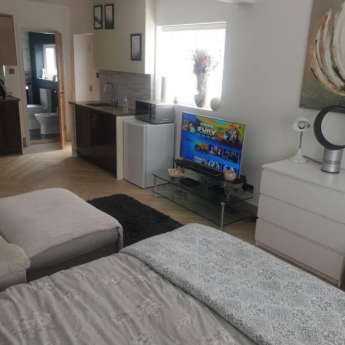 Lovely Studio Annex In Lilliput Poole Ngoại thất bức ảnh